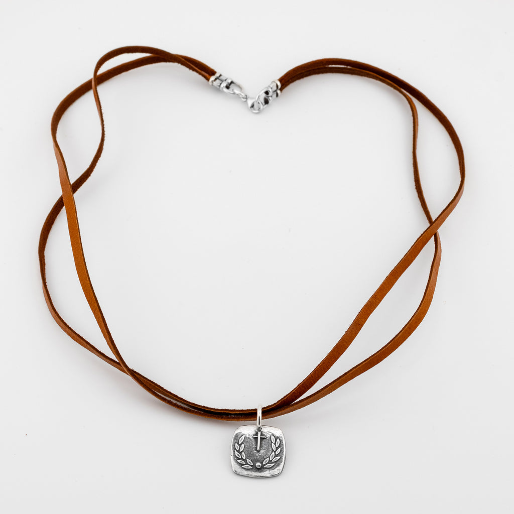 Run to Win Necklace - Holly Lane