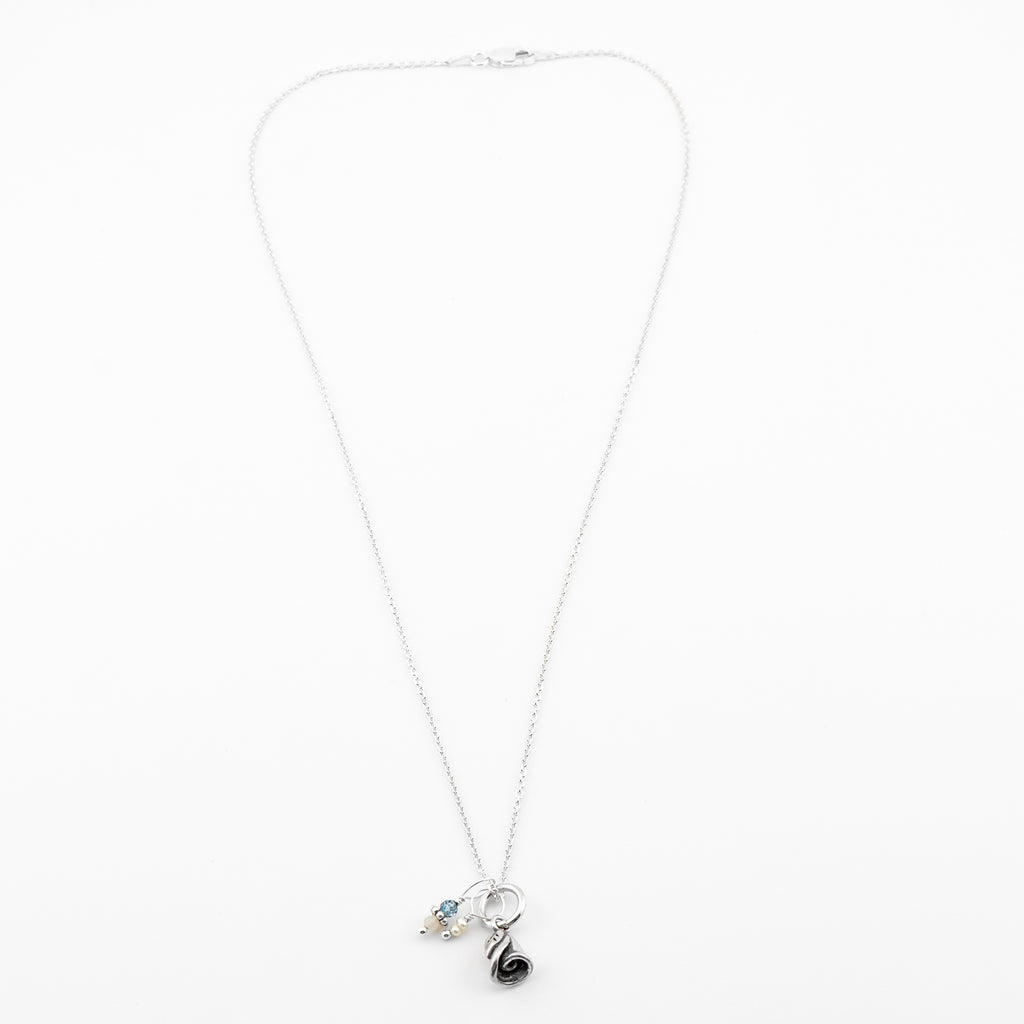 Rosebud Necklace - Holly Lane