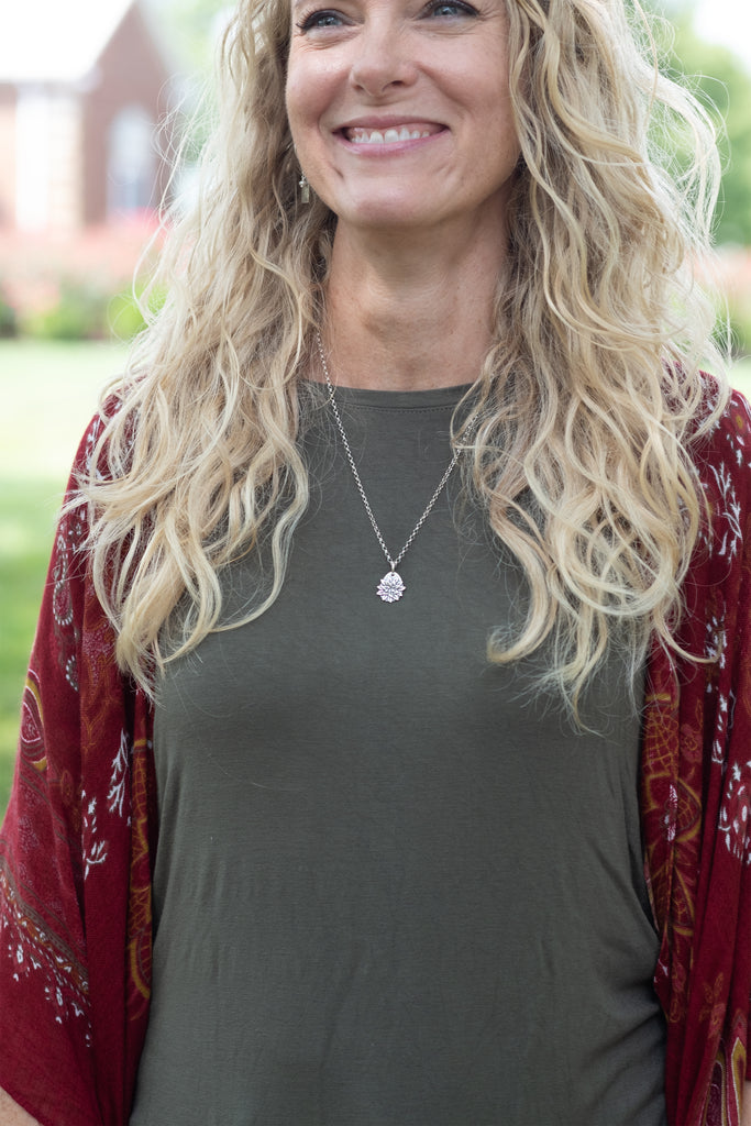 Friendship Pendant - Holly Lane