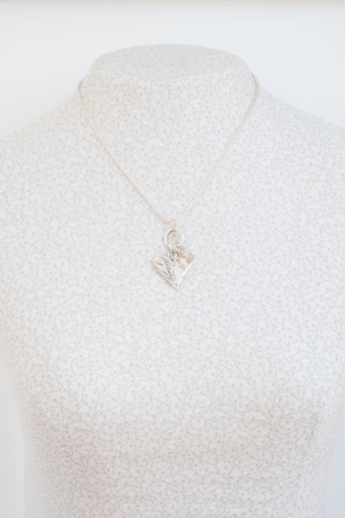 Holly Lane Christian Jewelry - Round Pendant Clasp